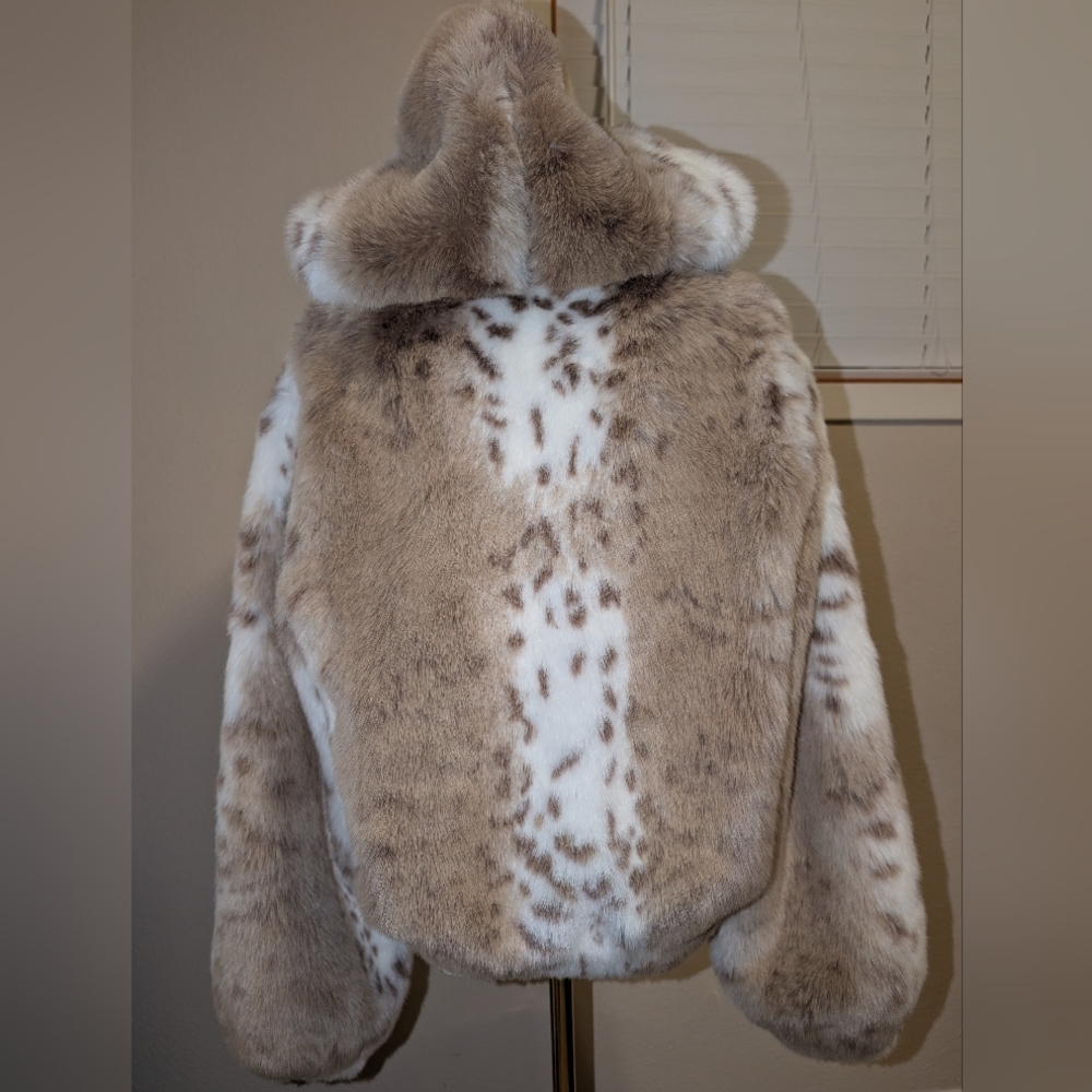 🤎🐻‍❄️🤍 Faux Fur-Trimmed Brown + White Hooded Jacket w/ Pom-Pom Drawstrings - Picture 3 of 10